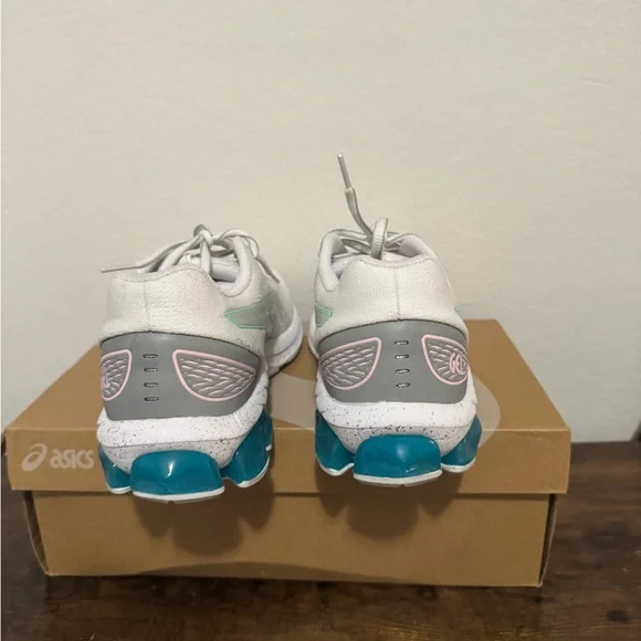 ASICS Gelquantum 180 White Fresh ice in 9.5 worn once - Picture 8 of 15